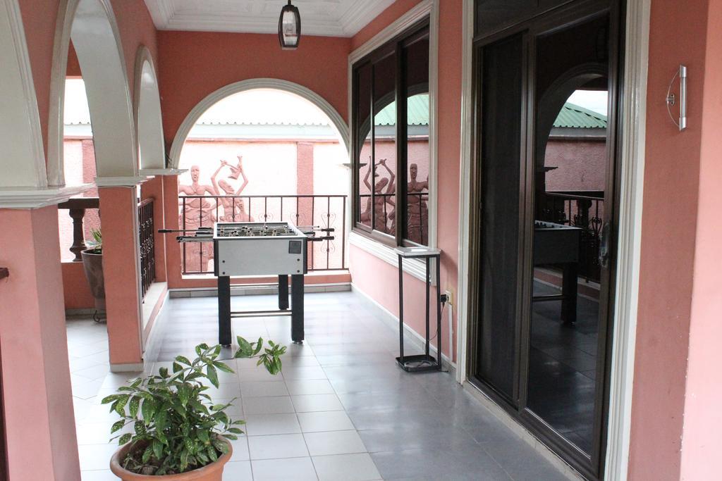 أكرا Negolodge المظهر الخارجي الصورة
